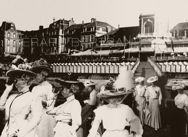 Marcel Proust avec les Jeunes Filles de Balbec, Cabourg